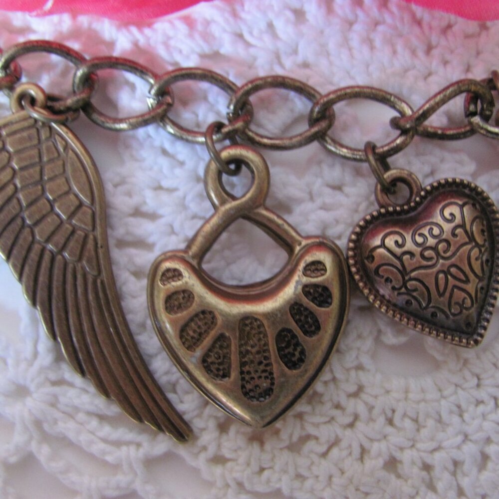 Angel  WiNGS Charm Bracelet Brand New - Picture 3 of 5